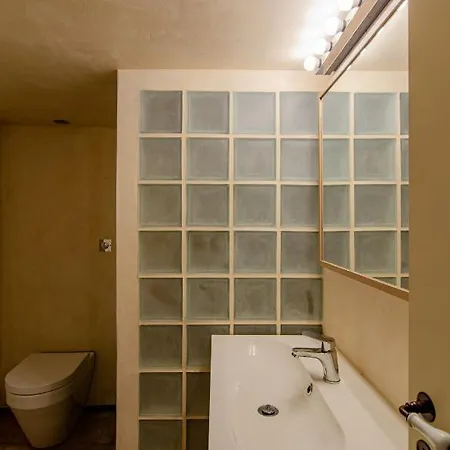 Myyellowhome * Ermoupoli